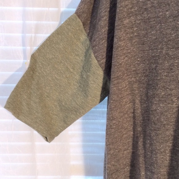 LuLaRoe Irma Heather Gray/Green Short Sleeve Top Sz M - Picture 5 of 10